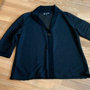 Vintage Slinky Brand, solid black scallop design 3/4 sleeve blazer. Size 2X.